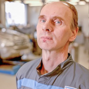 mekaanikko-kokkolan-autohuolto-Lauri