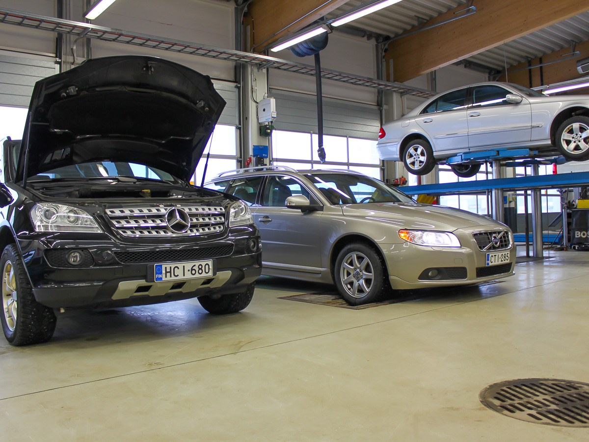 Mercedes-Benz määräaikaishuollossa Kokkolan Autohuollossa